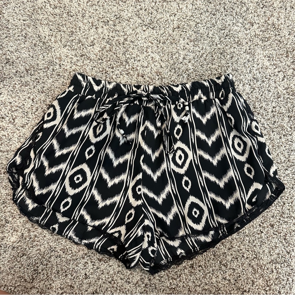 Black and Beige Cute Shorts